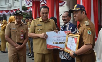 RW 04 Rampal Celaket raih penghargaan Lomba Kampung Kemerdekaan Tingkat Kota Malang